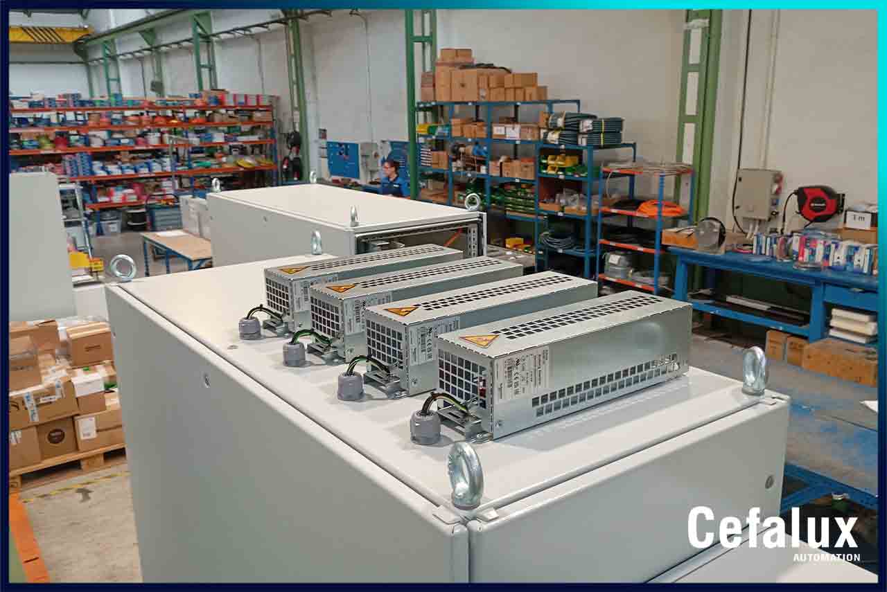 Integración de sistemas conveyor con automatización PLC, ingeniería eléctrica y retrofit industrial para optimizar producción sin sustituir equipos.