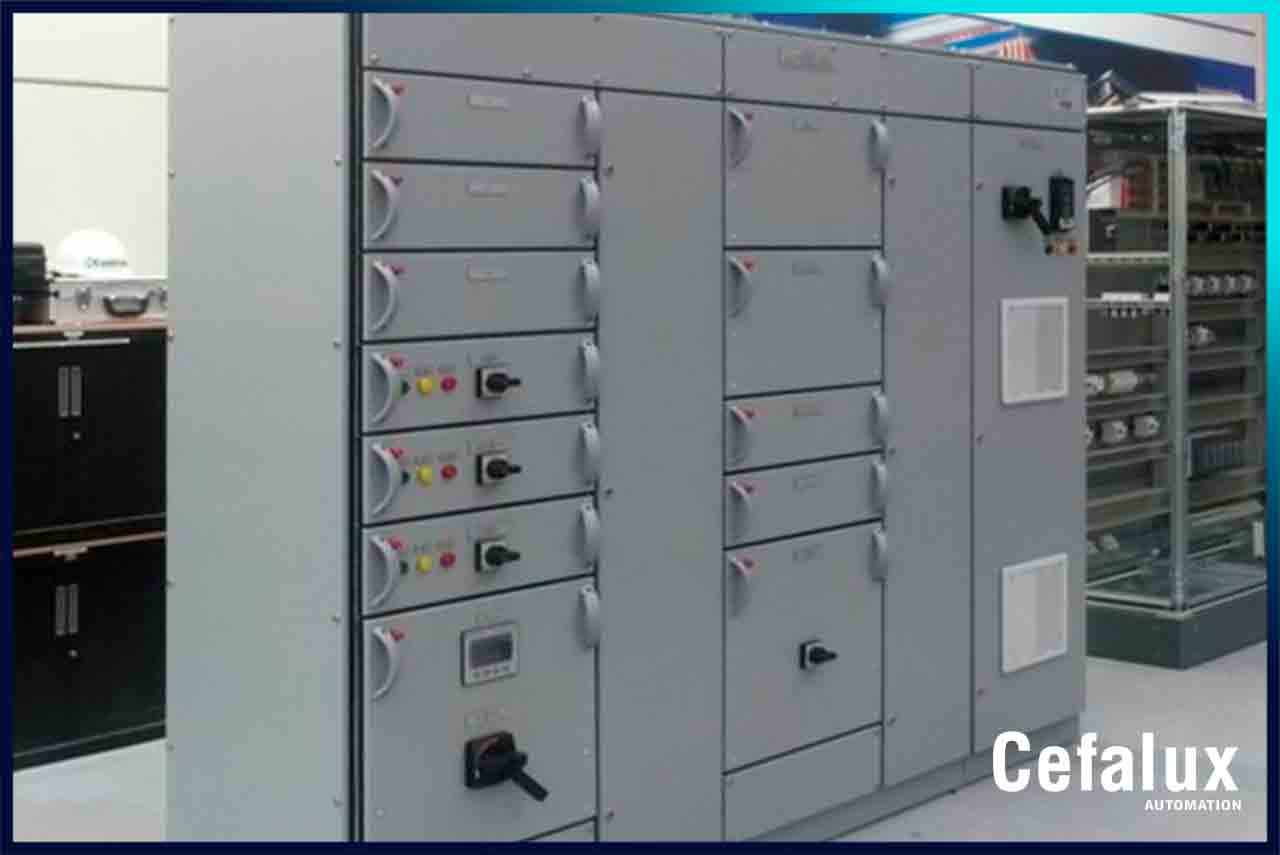 MCC extraíble con compartimentación 4b para industria siderúrgica. Más seguridad, menos paradas y mejor mantenimiento en entornos críticos.